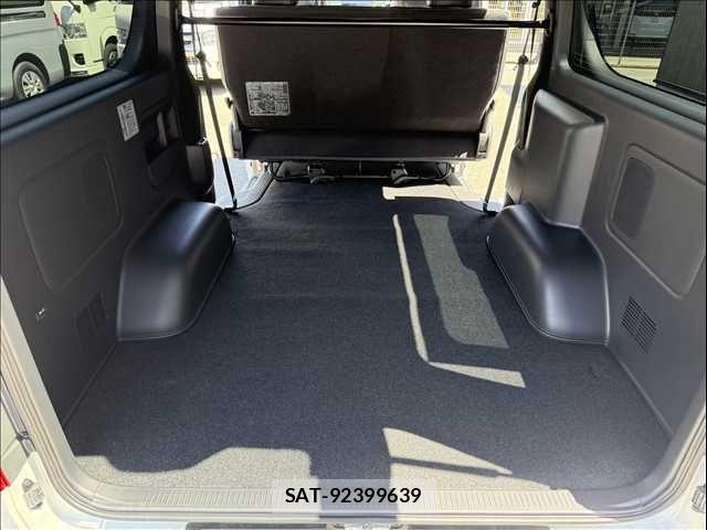 Toyota HIACE VAN 2025-05 7219381-19