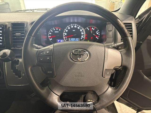 Toyota HIACE VAN 2019-11 7219360-12