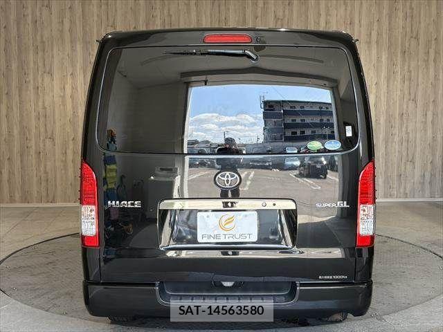 Toyota HIACE VAN 2019-11 7219360-19