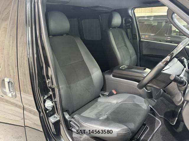 Toyota HIACE VAN 2019-11 7219360-6
