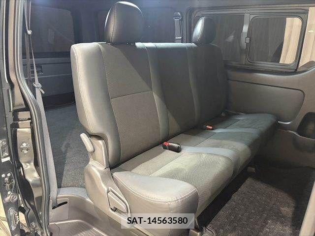 Toyota HIACE VAN 2019-11 7219360-7