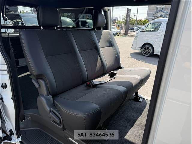 Toyota HIACE VAN 2025-10 7219391-9