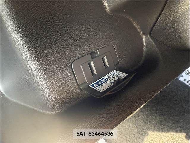Toyota HIACE VAN 2025-10 7219391-16