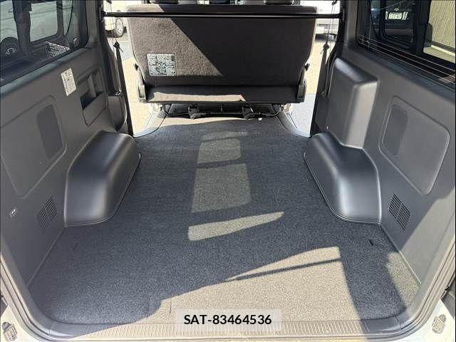 Toyota HIACE VAN 2025-10 7219391-19