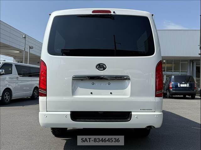 Toyota HIACE VAN 2025-10 7219391-2