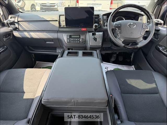 Toyota HIACE VAN 2025-10 7219391-3