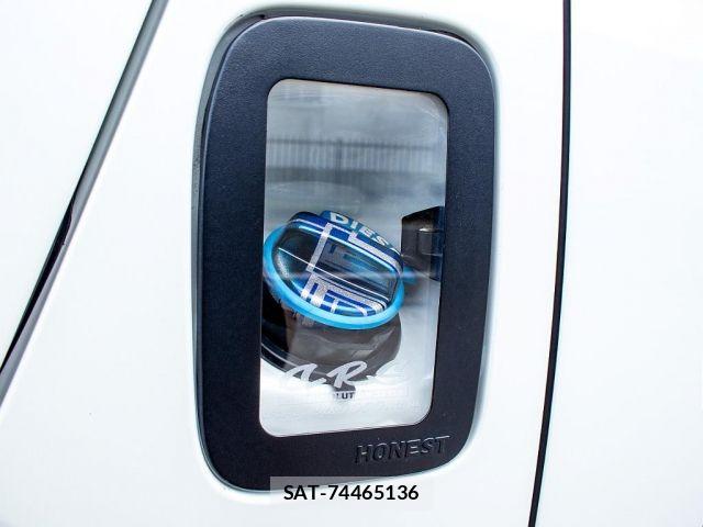 Toyota HIACE VAN 2022-01 7219371-13