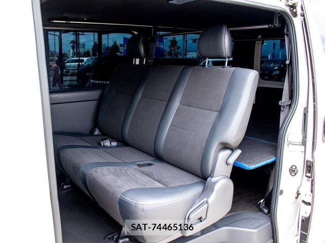 Toyota HIACE VAN 2022-01 7219371-3