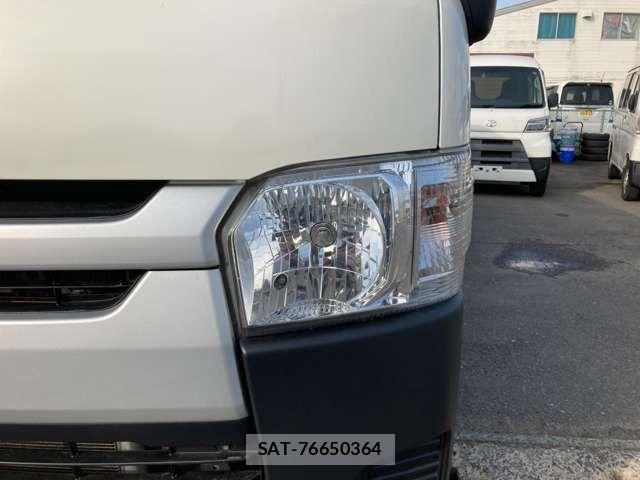 Toyota HIACE VAN 2019-03 7219358-6
