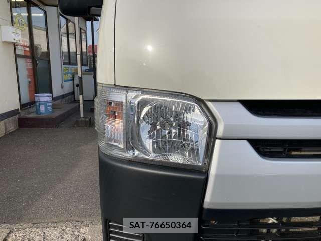 Toyota HIACE VAN 2019-03 7219358-7