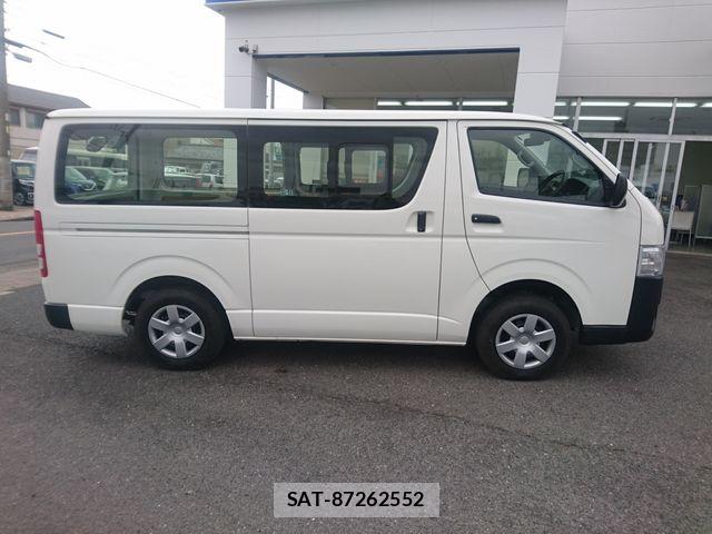 Toyota HIACE VAN 2022-02 7219384-9