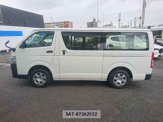Toyota HIACE VAN 2022-02 7219384-8