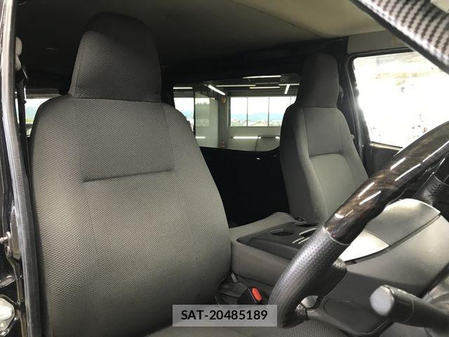 Toyota HIACE VAN 2022-07 7219377-12