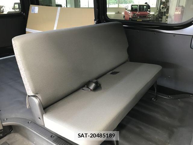 Toyota HIACE VAN 2022-07 7219377-16