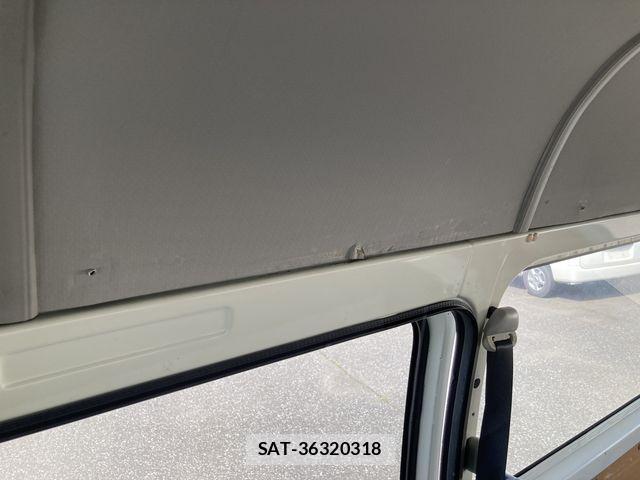 Toyota HIACE VAN 2021-04 7219370-11