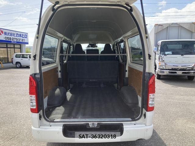 Toyota HIACE VAN 2021-04 7219370-13