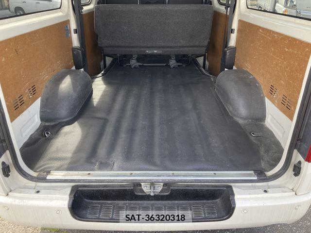 Toyota HIACE VAN 2021-04 7219370-14