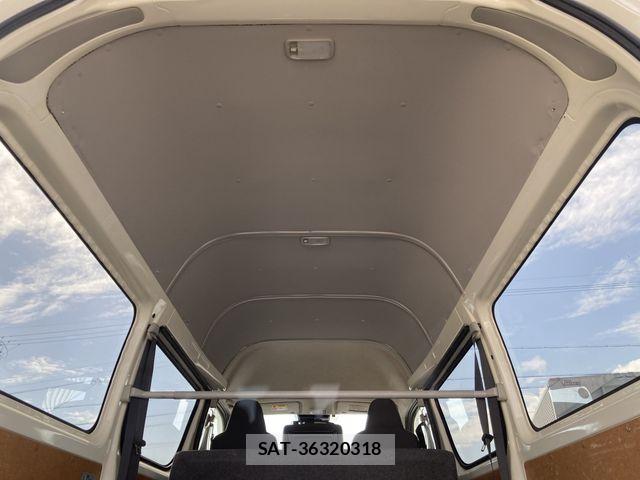Toyota HIACE VAN 2021-04 7219370-15