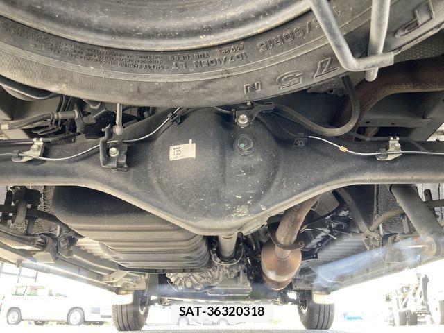 Toyota HIACE VAN 2021-04 7219370-19