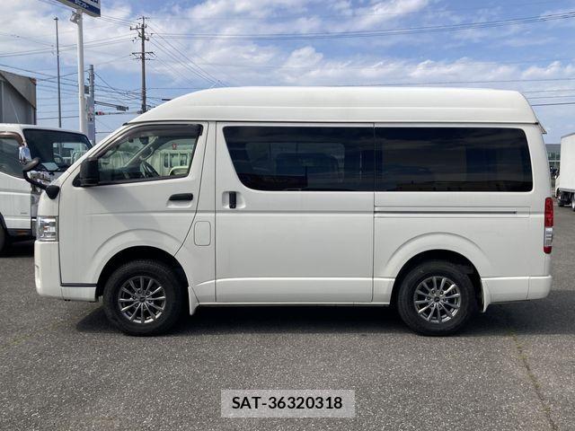 Toyota HIACE VAN 2021-04 7219370-2