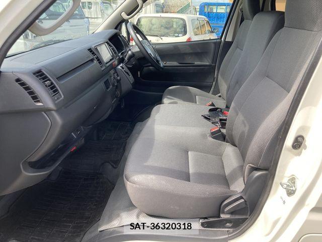 Toyota HIACE VAN 2021-04 7219370-7
