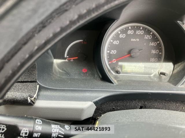 Toyota HIACE VAN 2005-10 7219349-22