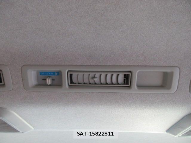 Toyota HIACE VAN 2009-11 7219343-17