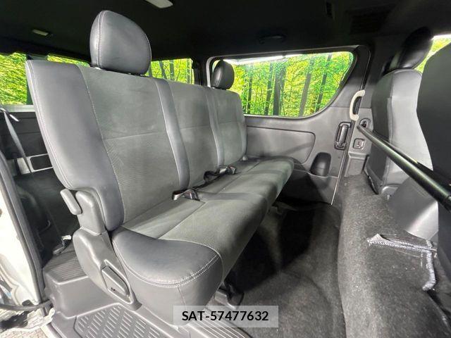 Toyota HIACE VAN 2022-11 7219376-10