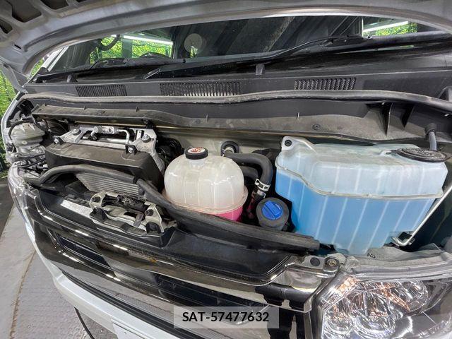 Toyota HIACE VAN 2022-11 7219376-17