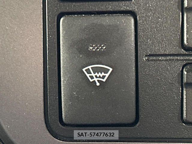 Toyota HIACE VAN 2022-11 7219376-4