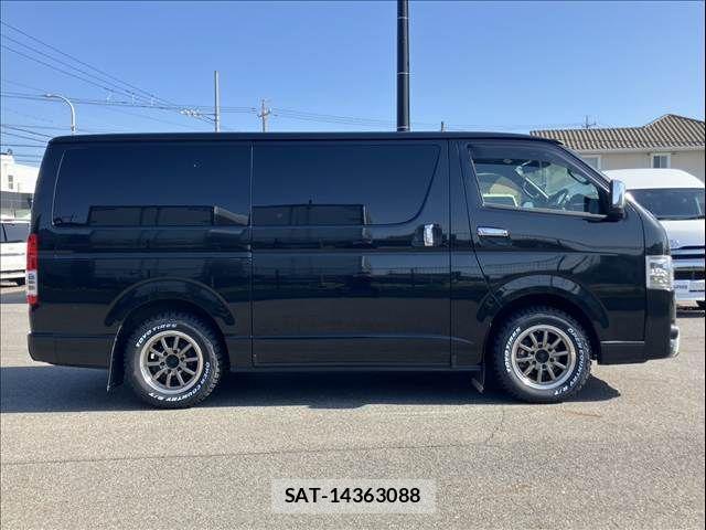 Toyota HIACE VAN 2022-02 7219374-12