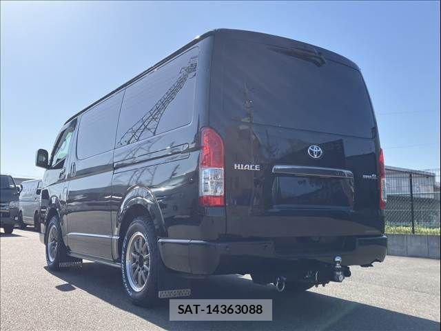 Toyota HIACE VAN 2022-02 7219374-15