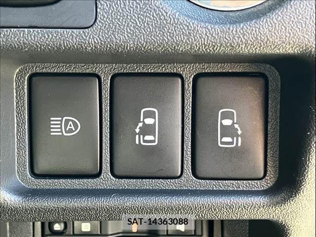 Toyota HIACE VAN 2022-02 7219374-18