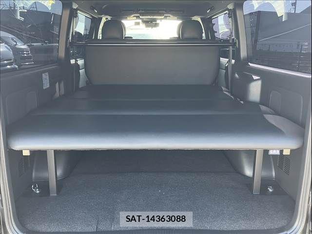 Toyota HIACE VAN 2022-02 7219374-19