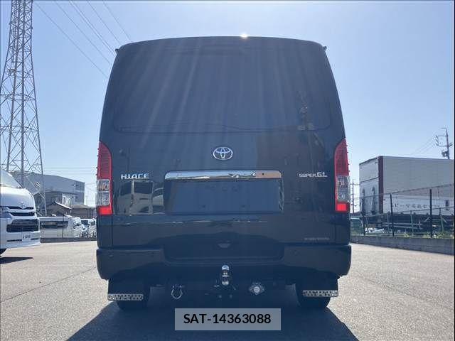 Toyota HIACE VAN 2022-02 7219374-2