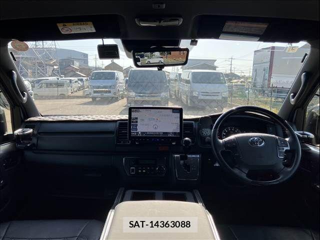 Toyota HIACE VAN 2022-02 7219374-3