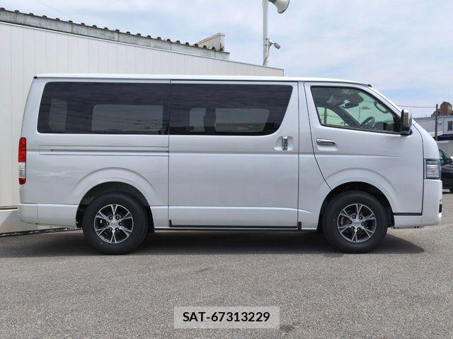 Toyota HIACE VAN 2026-05 7219393-21