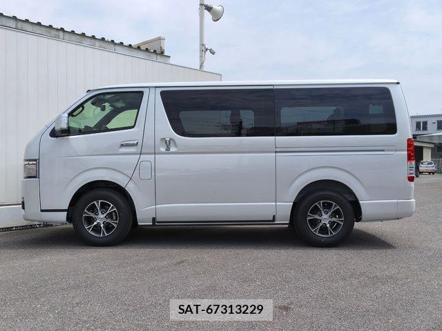 Toyota HIACE VAN 2026-05 7219393-22