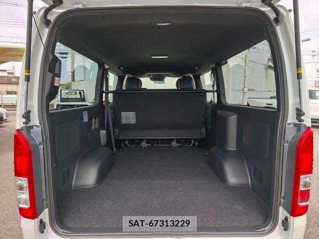 Toyota HIACE VAN 2026-05 7219393-5