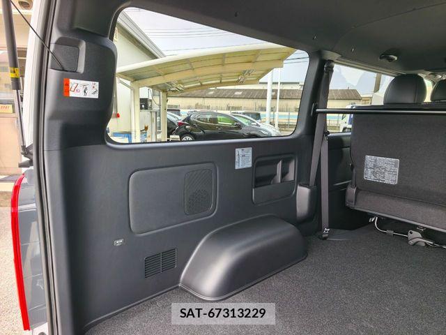 Toyota HIACE VAN 2026-05 7219393-6