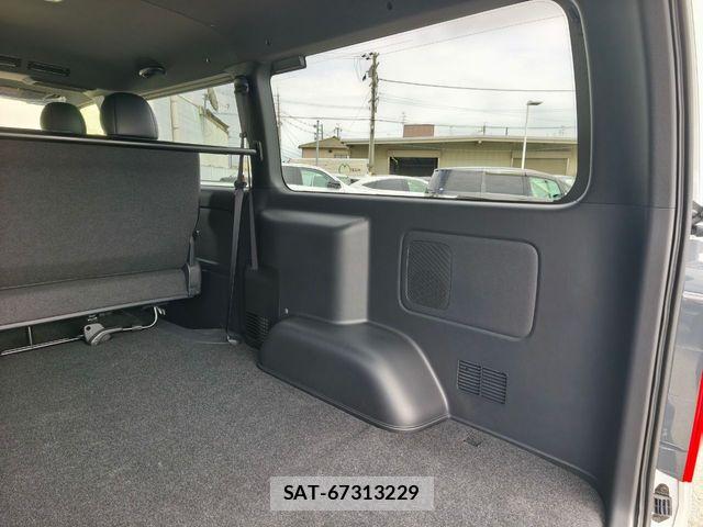 Toyota HIACE VAN 2026-05 7219393-7