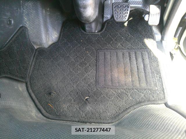 Toyota HIACE VAN 2019-04 7219363-14