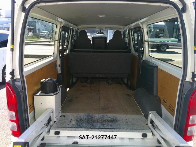 Toyota HIACE VAN 2019-04 7219363-16
