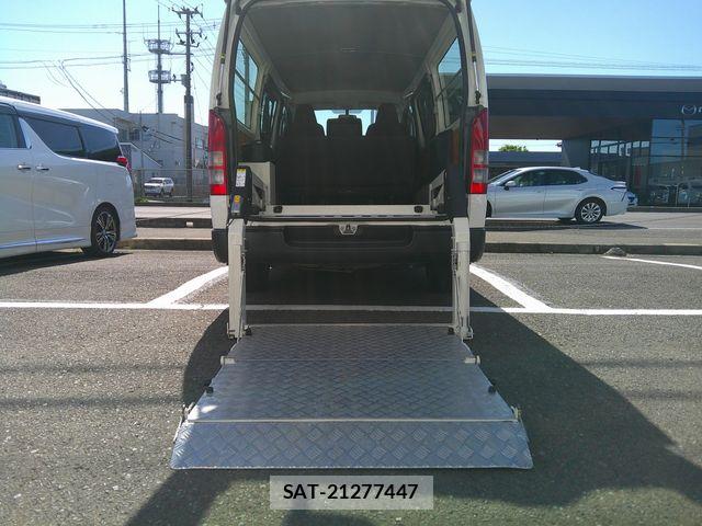 Toyota HIACE VAN 2019-04 7219363-18
