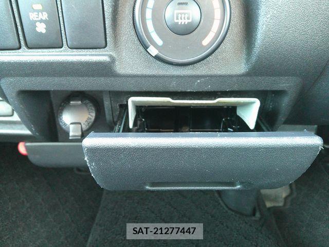 Toyota HIACE VAN 2019-04 7219363-22