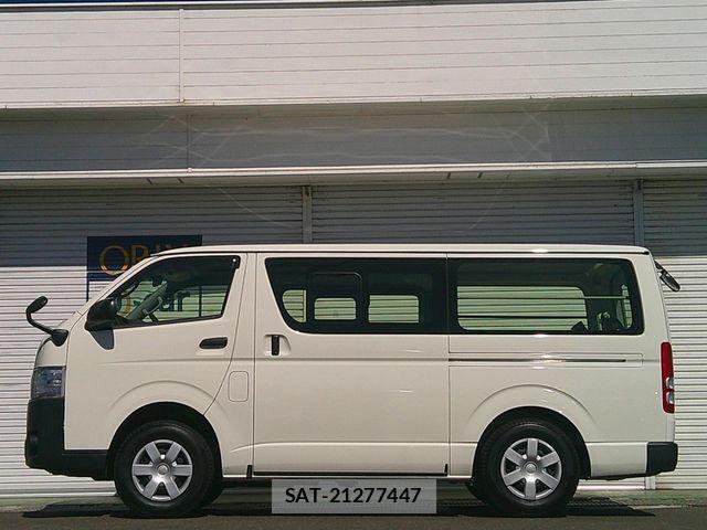 Toyota HIACE VAN 2019-04 7219363-24