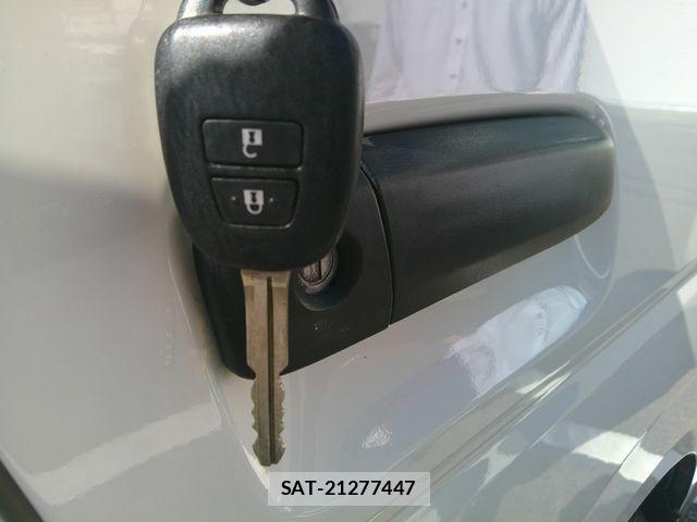 Toyota HIACE VAN 2019-04 7219363-6