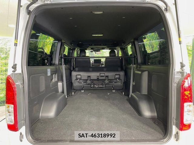 Toyota HIACE VAN 2022-07 7250989-9
