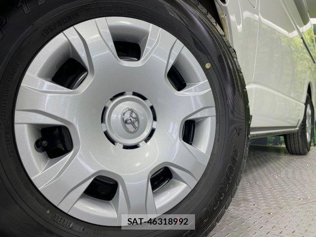 Toyota HIACE VAN 2022-07 7250989-12