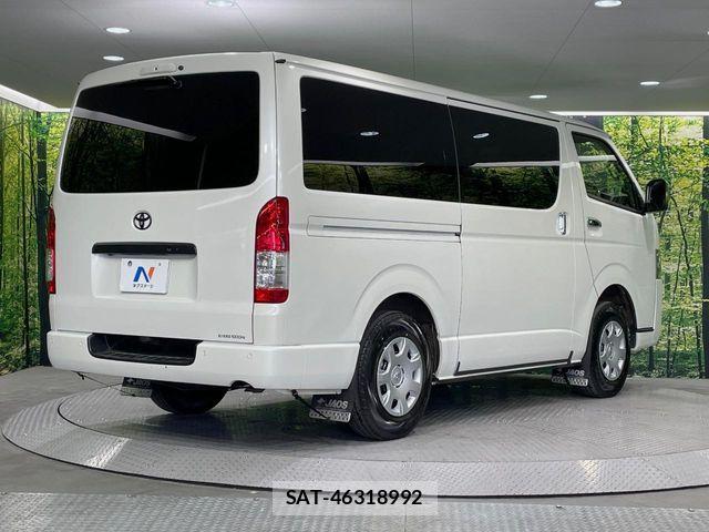 Toyota HIACE VAN 2022-07 7250989-16